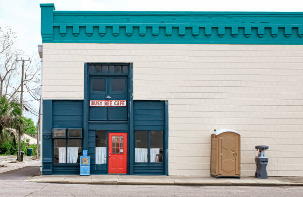 Best Porta potty delivery and setup  in Downers Grove, IL